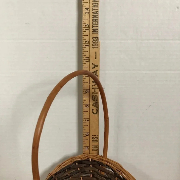 Vintage Small  Woven Basket - Picture 7 of 7